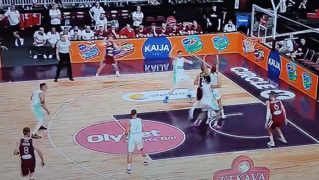 减肥后移动真的快了!东契奇协防后秀单防能力,轻松封盖对手投篮