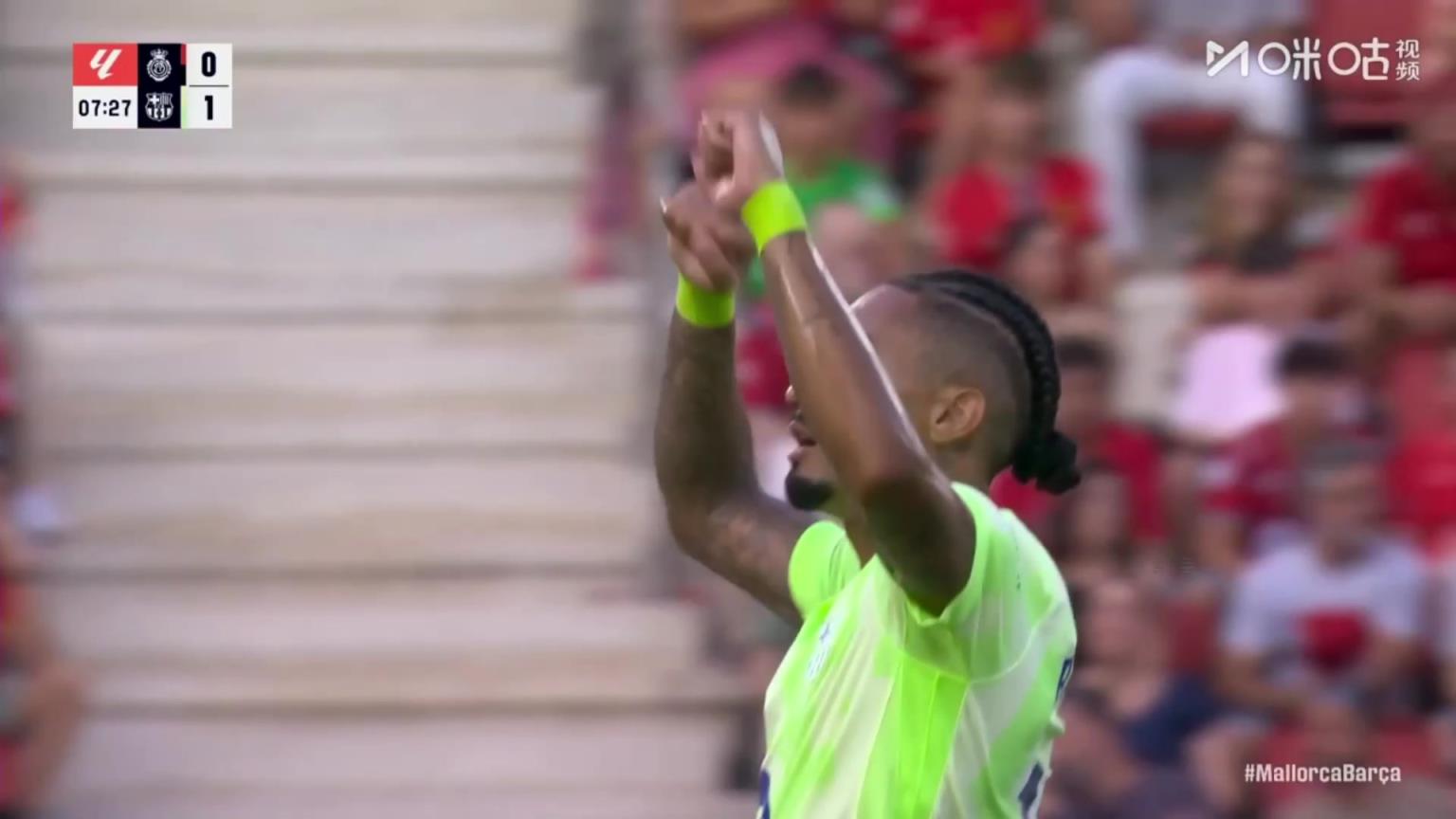 精彩连线!亚马尔传中送助攻!拉菲尼亚跟进头球攻门得手!