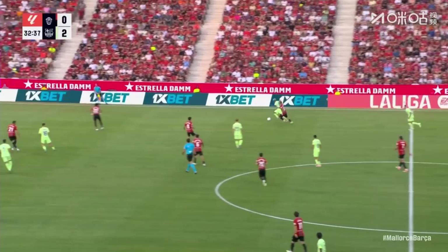 马洛卡雪上加霜!莫尔莱内斯放倒亚马尔!两黄变一红被被罚下!