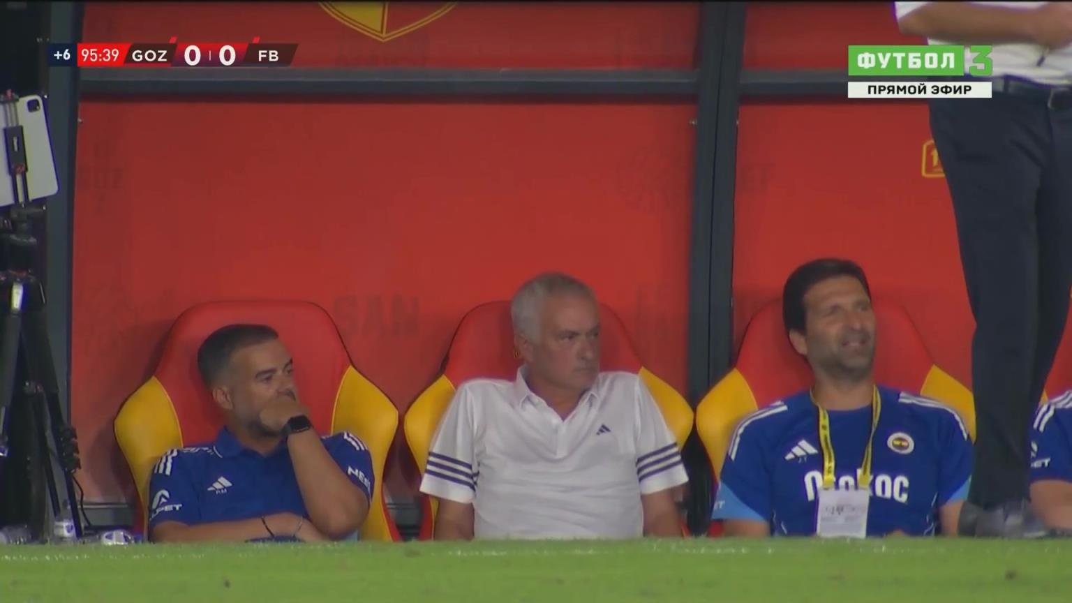 穆帅无语了!塔利斯卡连失绝杀机会,射失点球后面对空门离谱踢空