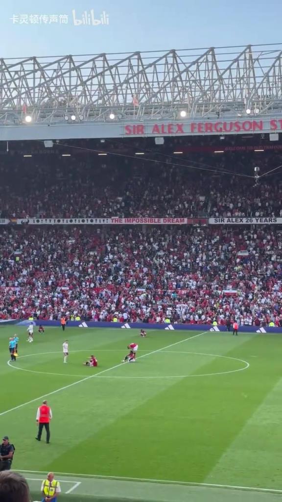 博主实拍:德里赫特和库尼亚都坐地上很不甘心,这场输得憋屈