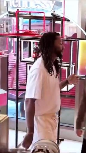 罗斯寄语杨瀚森:来NBA前两年 要适应节奏 找到自己打球方式