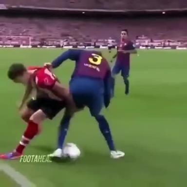 这次你又被我看穿了!名场面:皮克提前预判上演精彩抢断!