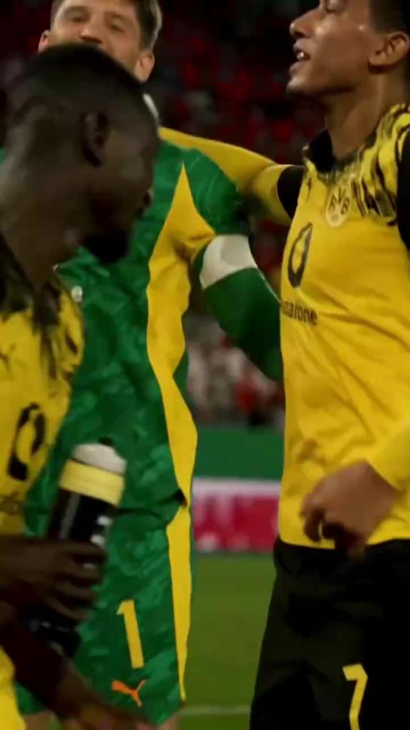 有惊无险!德国杯多特险胜红白埃森赛后庆祝环节!