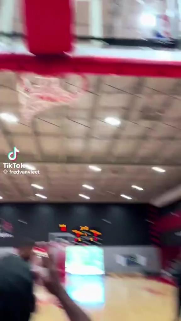 火箭新赛季可期!范乔丹和小贾巴里已经热火朝天练起来了