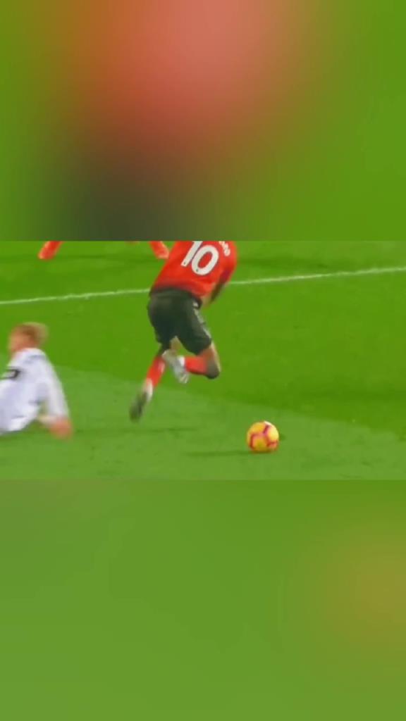 曾经足坛有一句话:我没见过19岁的罗纳尔多 但见过19岁的拉什福德