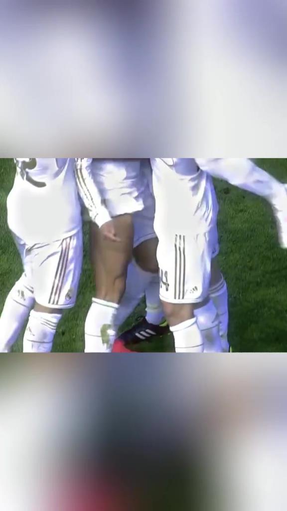 无敌金刚腿!C罗暴力世界波破门后展示大腿肌肉!