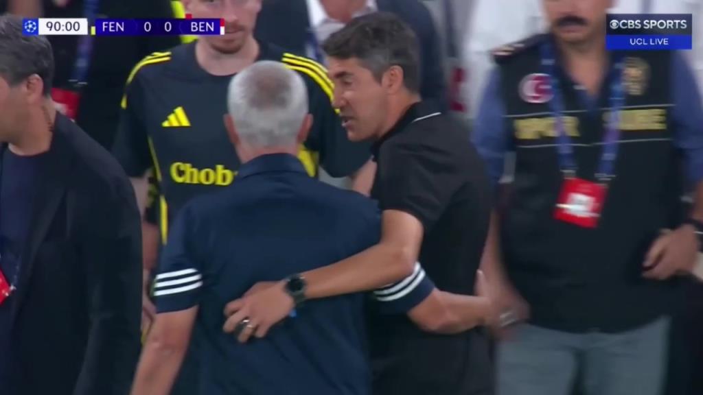 多打一人未能破僵!穆帅球队费内巴切主场失好局,0-0平本菲卡!