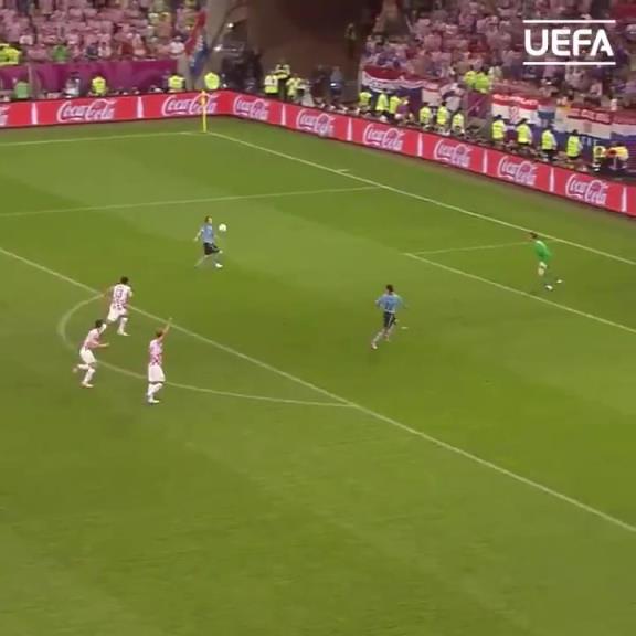 王朝球队的绝对核心!伊涅斯塔12年欧洲杯集锦!如日中天的小白!