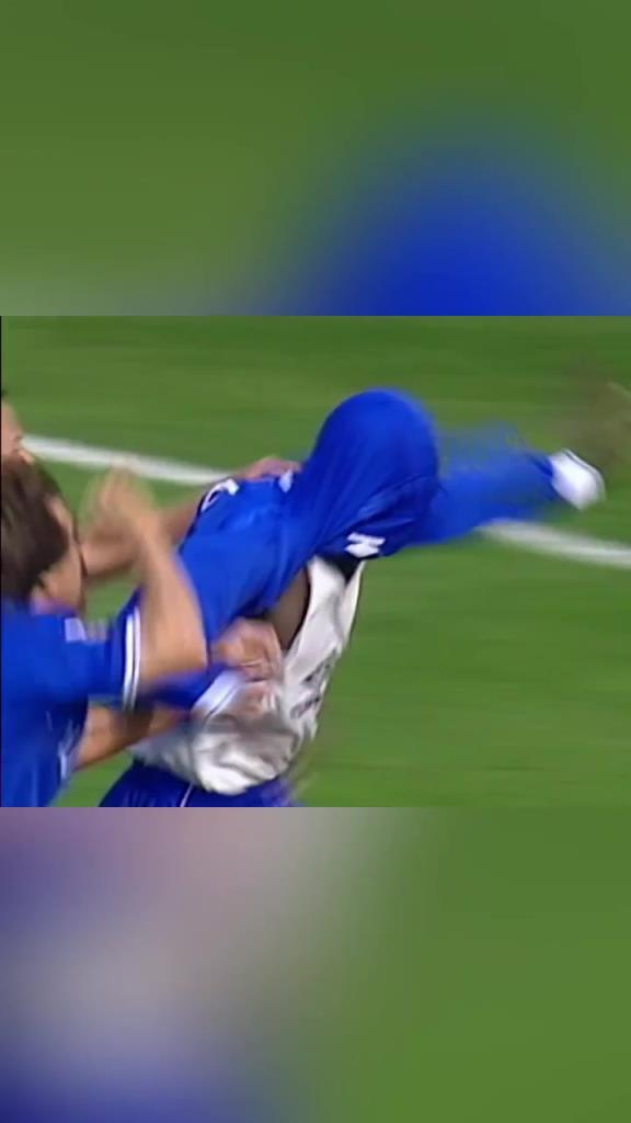 2夺英超金靴的蓝军传奇!哈塞尔巴因克的神来之笔!