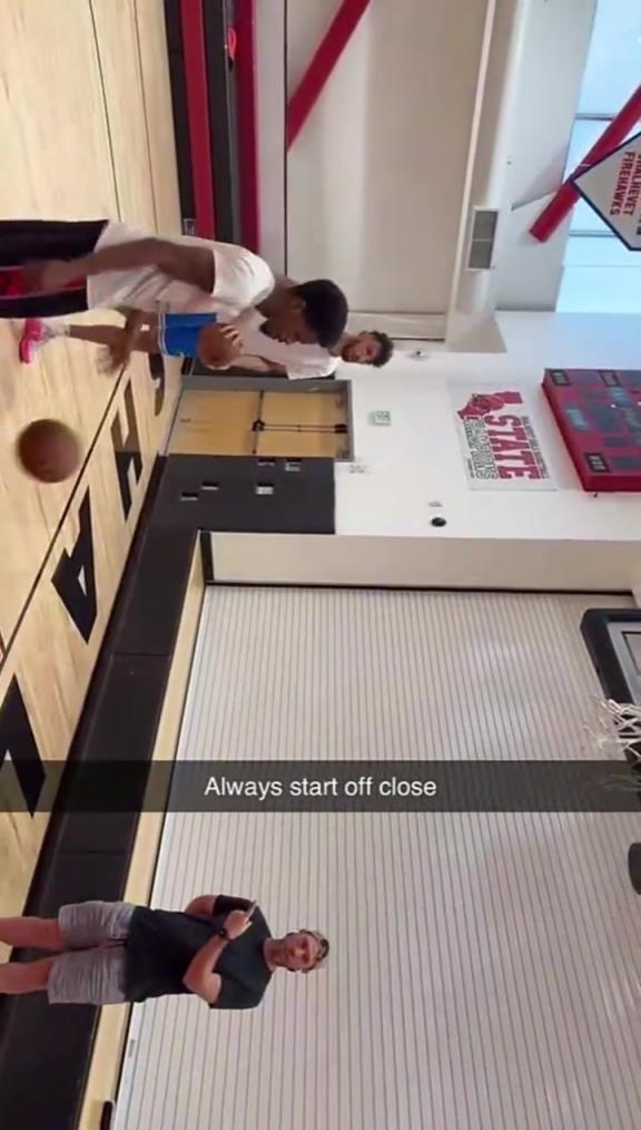 好像变快了一点!练习投篮的切特!