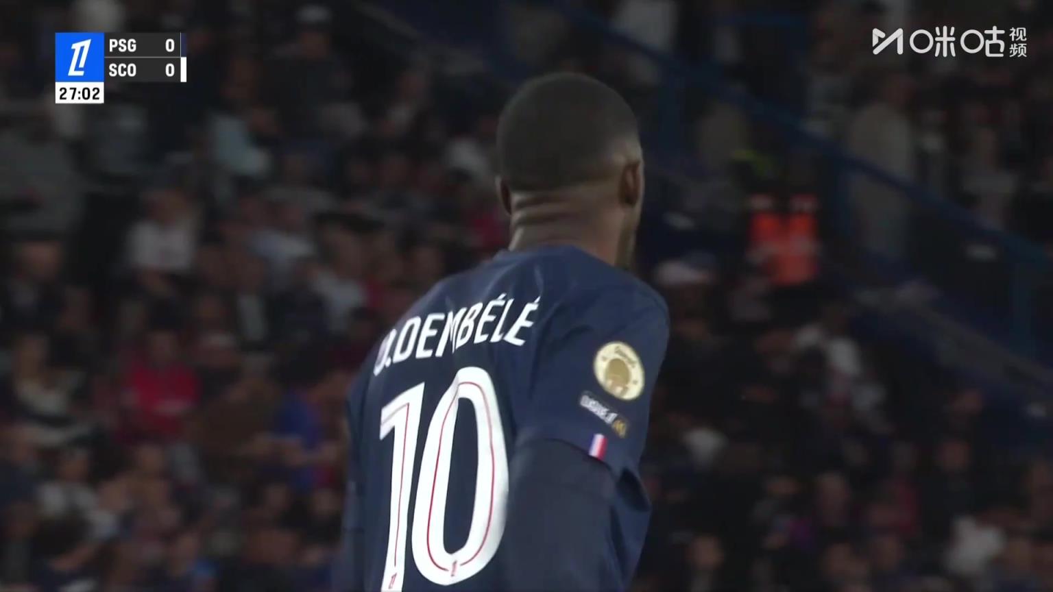 错失良机!登贝莱主罚点球大力爆射直接打飞了!