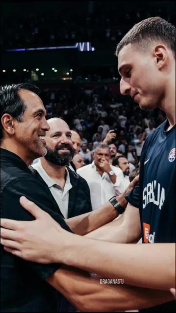 斯波观战塞尔维亚vs斯洛文尼亚 爱徒约维奇砍全场最高18分!