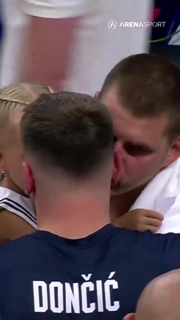 本来是一家人!塞尔维亚击败斯洛文尼亚 约基奇赛后亲吻东契奇