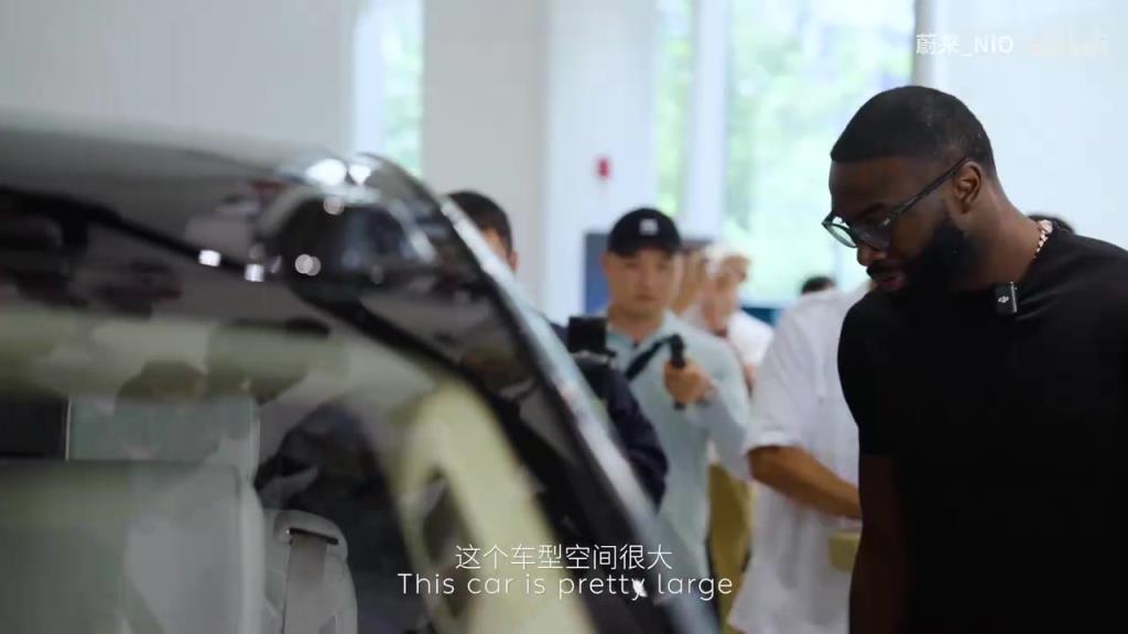 杰伦布朗此前抢先体验蔚来全新ES8:下个赛季我需要一辆这样的车