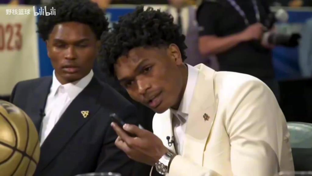 乌杜卡的嘴角压不住了!回顾阿门选秀加入火箭队的时刻!