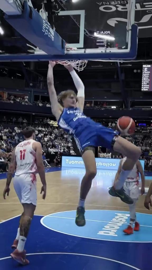 小马尔卡宁?芬兰五星高中生穆里宁热身赛上演突破暴扣