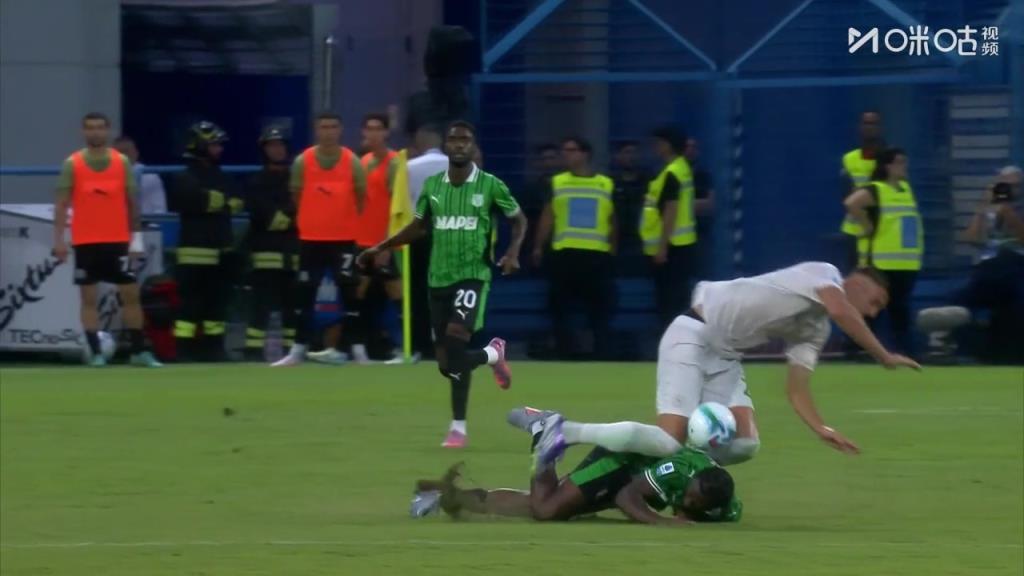 【集锦】意甲-德布劳内首球麦克托米奈破门 那不勒斯2-0萨索洛