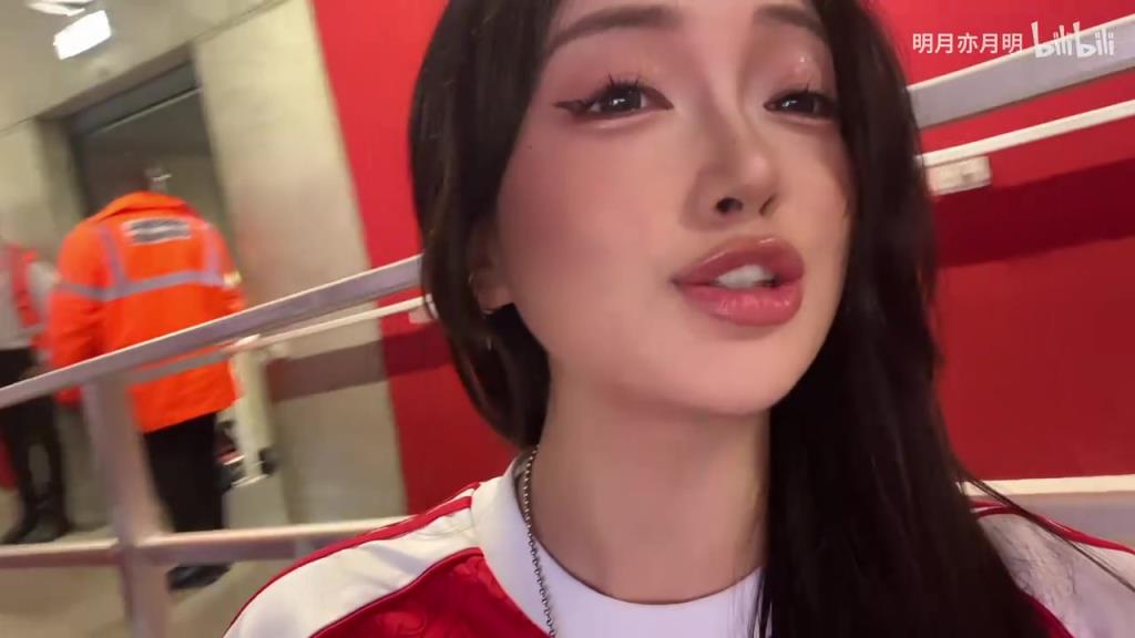 阿森纳球迷小姐姐:25/26赛季第一唱!!阿森纳!我们喜欢你!
