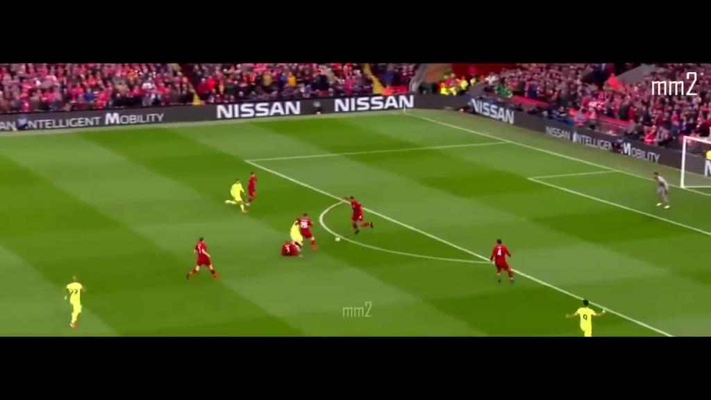 梅西感到很懵!名场面:梅西突破到底,罗伯逊按了一把梅西的头!