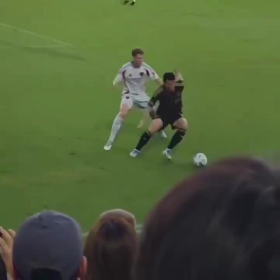 降维打击!现场实拍:孙兴慜展现丝滑摆脱让球迷沸腾!