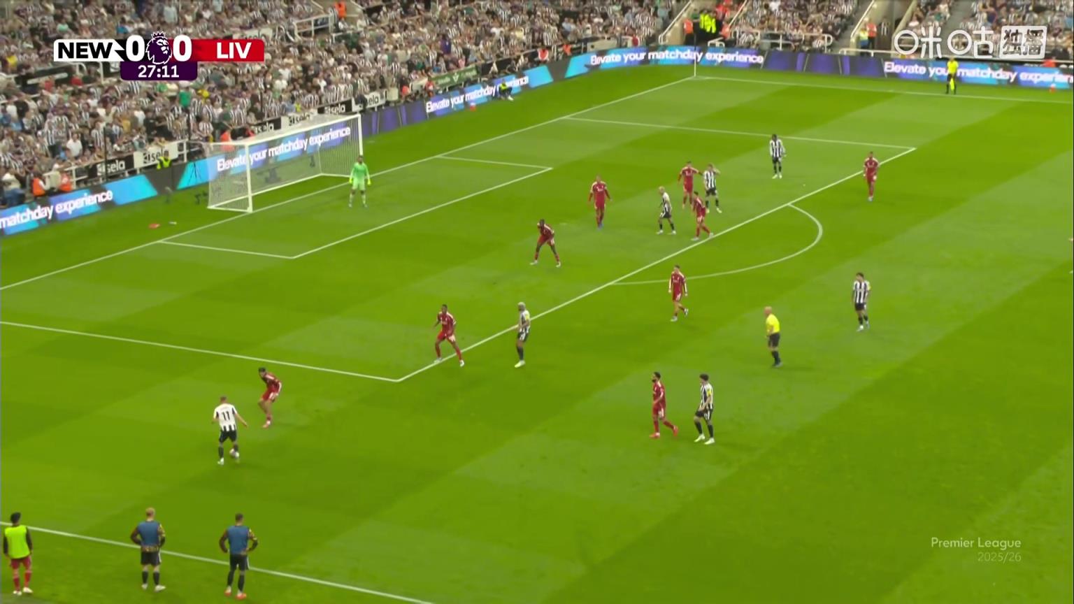 是伊萨克应该就进了!巴恩斯传中,戈登抢点头槌稍稍高出