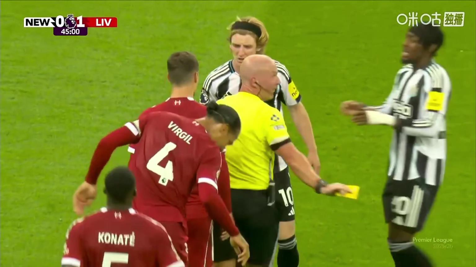 废人动作!戈登身后凶狠铲倒范迪克,裁判将其直红罚下