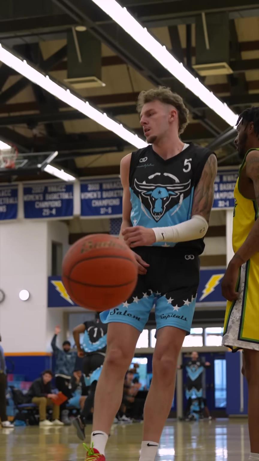 湖人新援白人中锋!瞧瞧凯勒-凯利这打法,新赛季能派上用场吗…