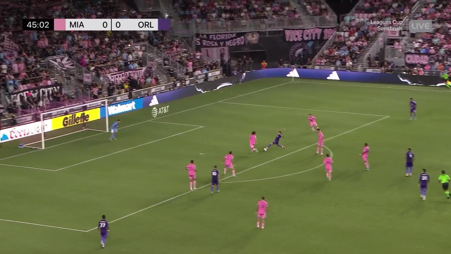 打破僵局！法尔肯解围失误，帕萨利奇抽射破门