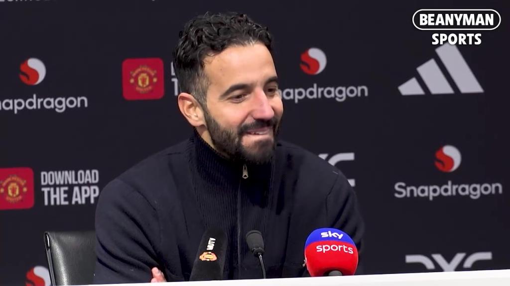 这就是艺术效果吗?名场面:阿莫林此前发布会开一半,屋顶漏水!