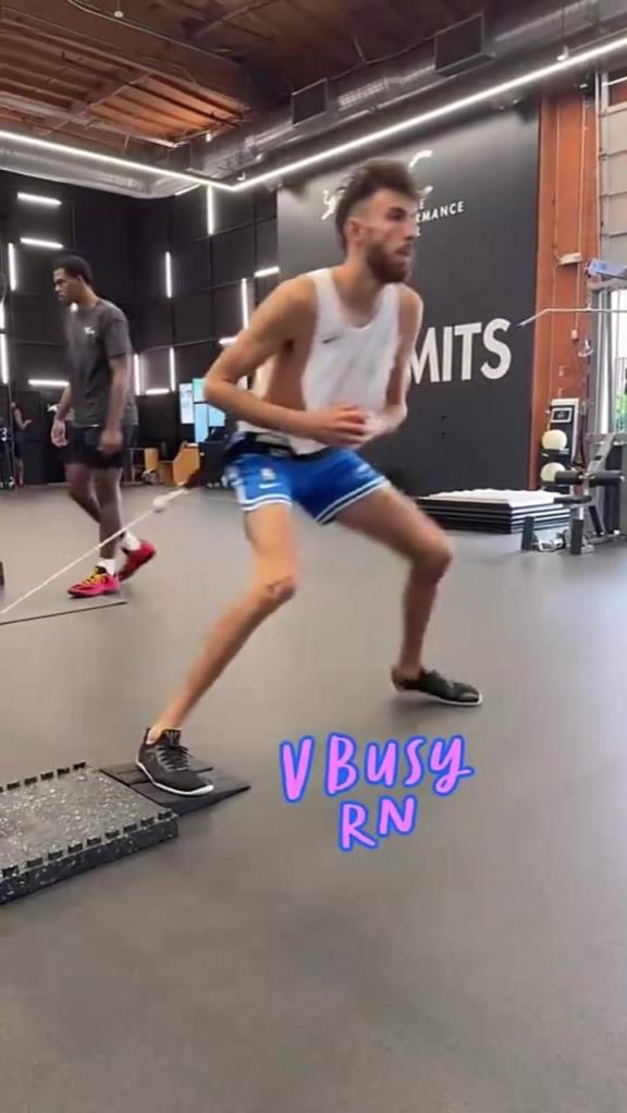 训练不能丢!切特在健身房挥汗如雨!最后这个林肯像太逗了!