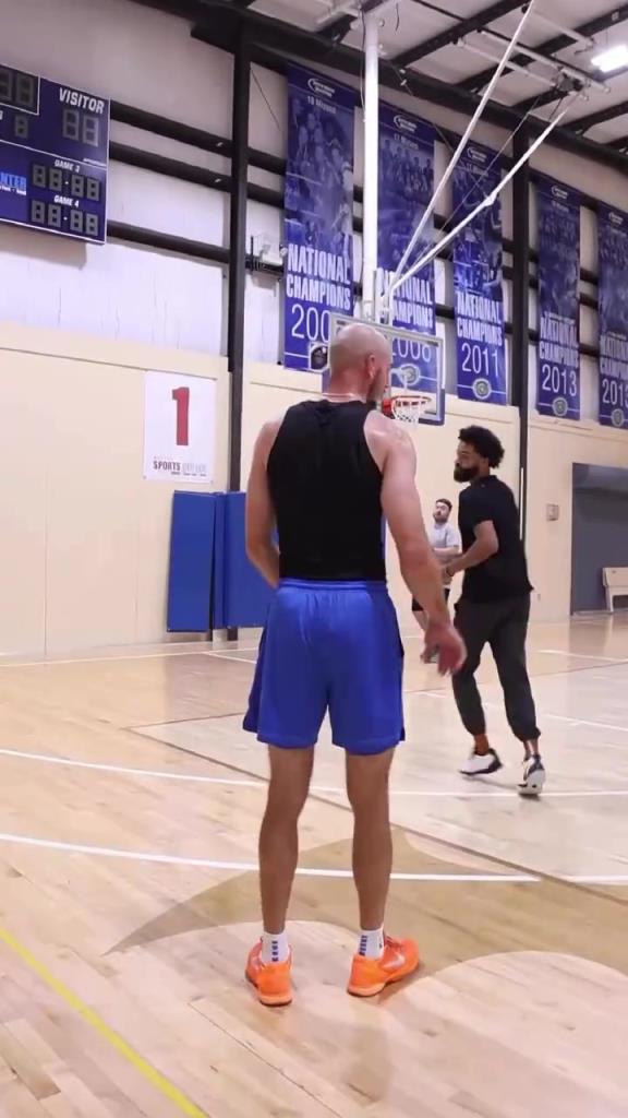 冠军拼图!卡鲁索休赛期苦练三分!