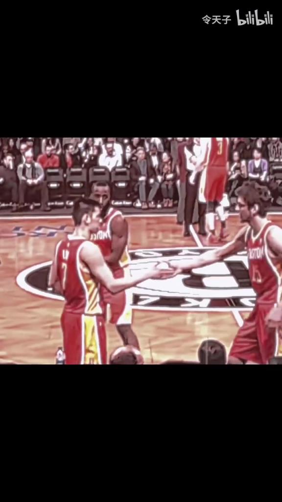 不同文化但同心!名场面:火箭时期摩登森林的赛前仪式!