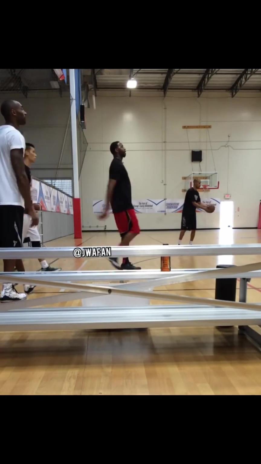 你的青春有在这吗?14年科比、麦迪和林书豪合练珍贵视频!