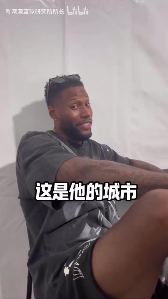 太熟了!威姆斯:我在宏远时胡明轩听不懂英语,现在可以顶嘴了!