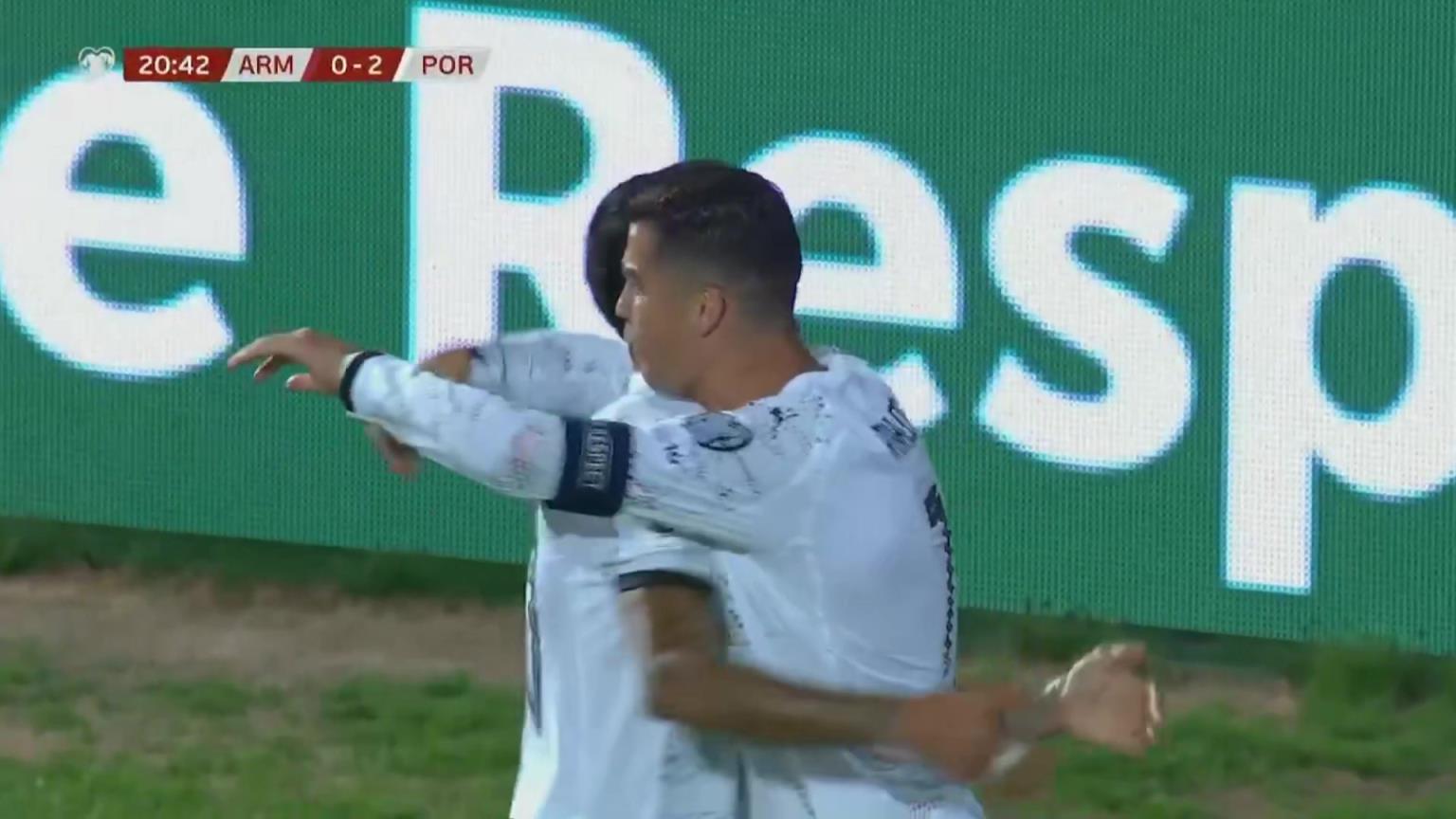 Siuuuuu！内托斜45度传中，C罗包抄破门收获941球