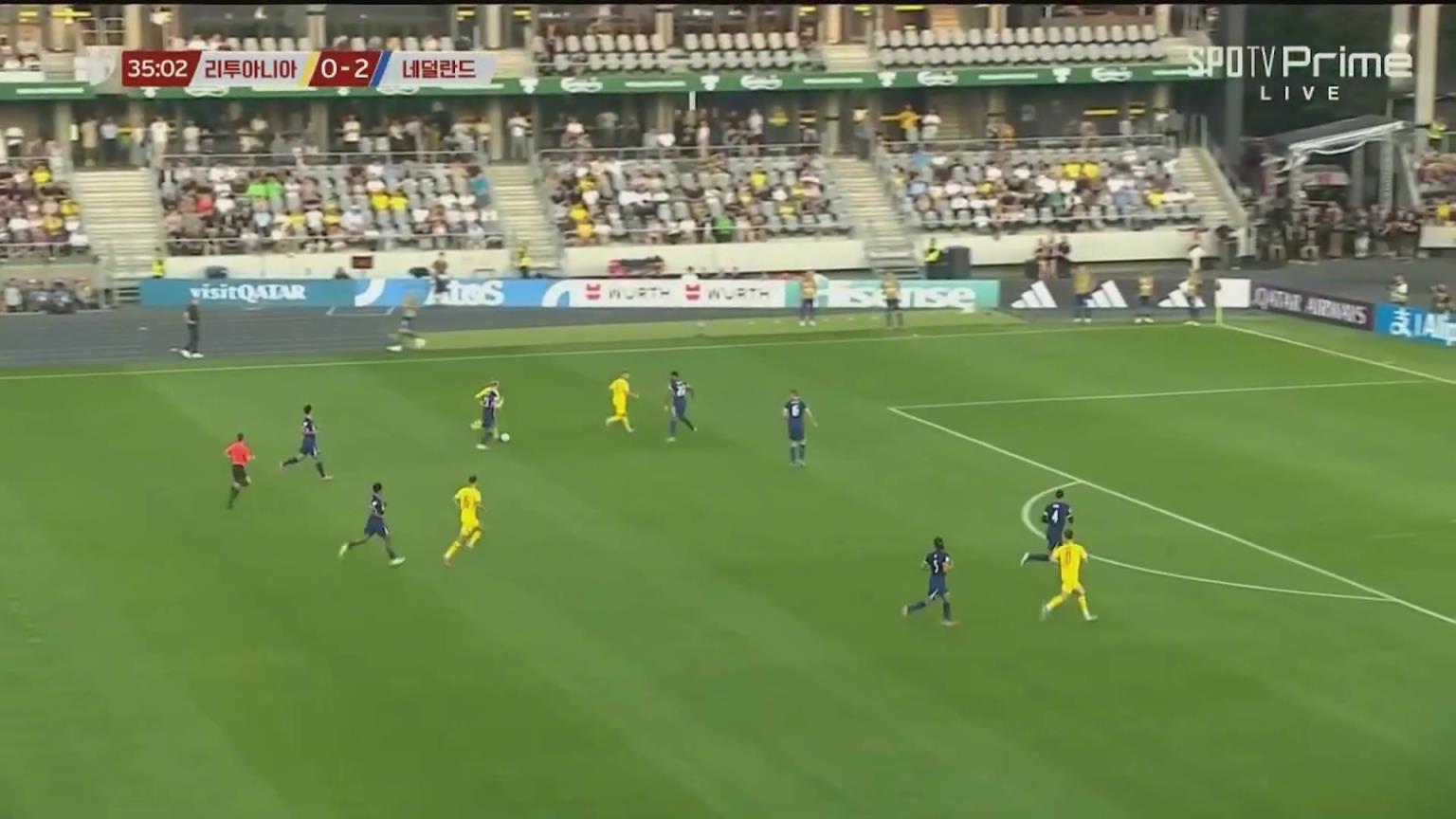 扳回一球！吉贝蒂斯不停球抽射破门，立陶宛1-2荷兰