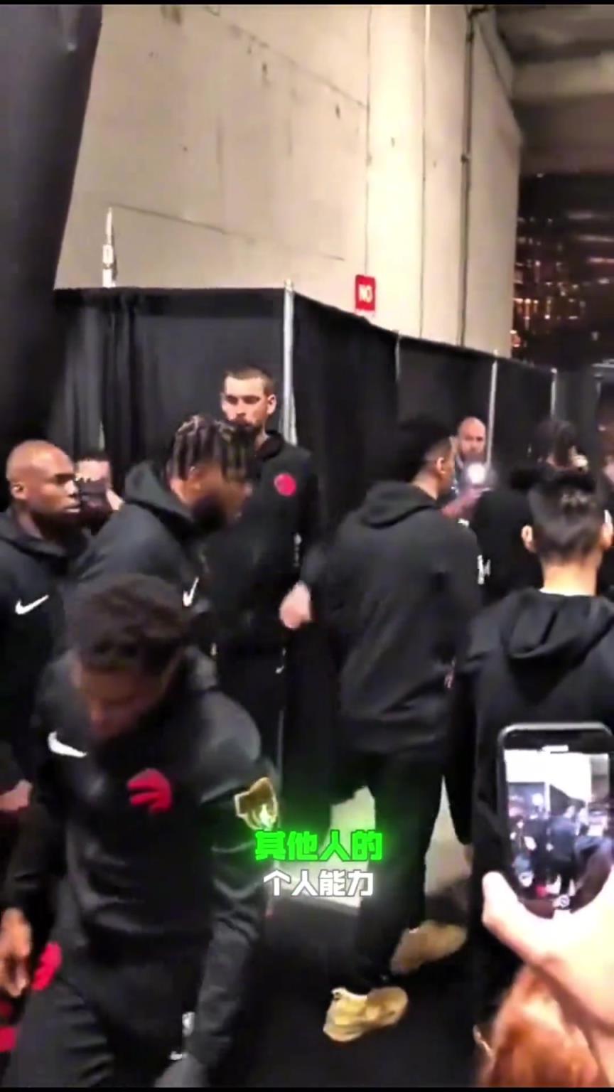 杨毅：小卡19年并不是单核夺冠，他的队友很出色