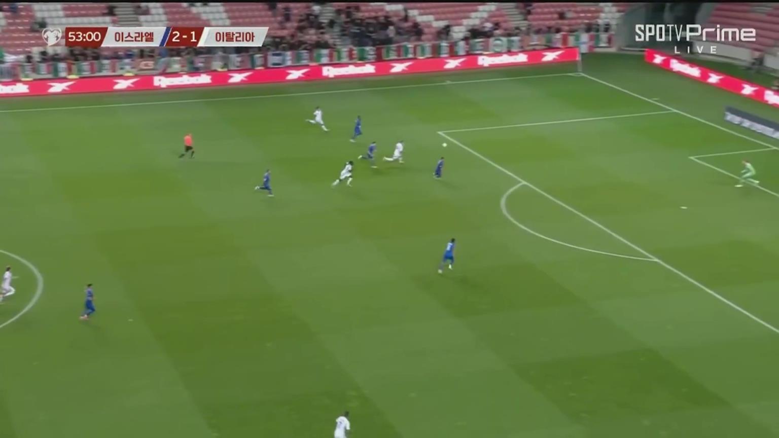 意大利火速扳平！小基恩抢在后卫前劲射梅开二度